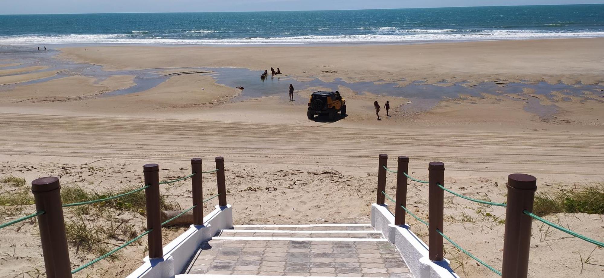 The Fountains: Beachfront In Fontes, *