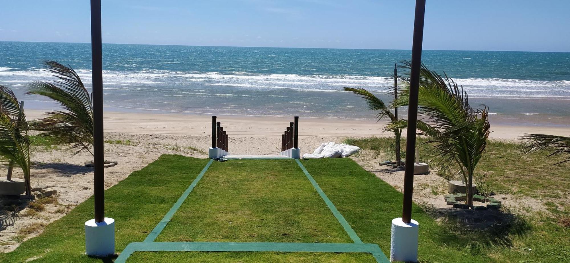 The Fountains: Beachfront In Fontes, Apartment